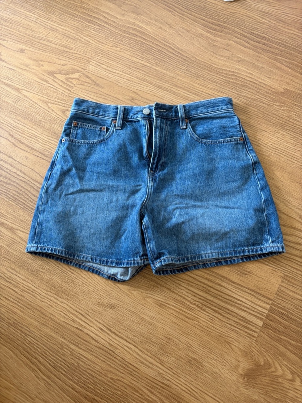 Uniqlo high waisted mom denim jean shorts